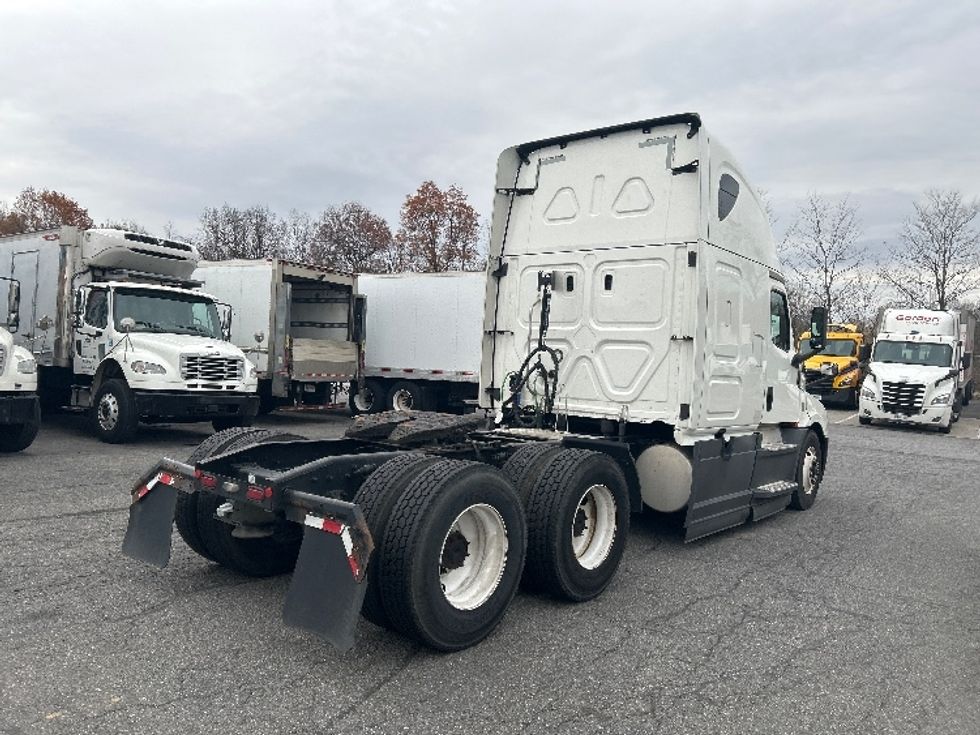 Sleeper Tractor-Heavy Duty Tractors-Freightliner-2020-T12664ST-Montgomery-NY-549,127\n\t\tmiles-$ 53,500 - Image 7