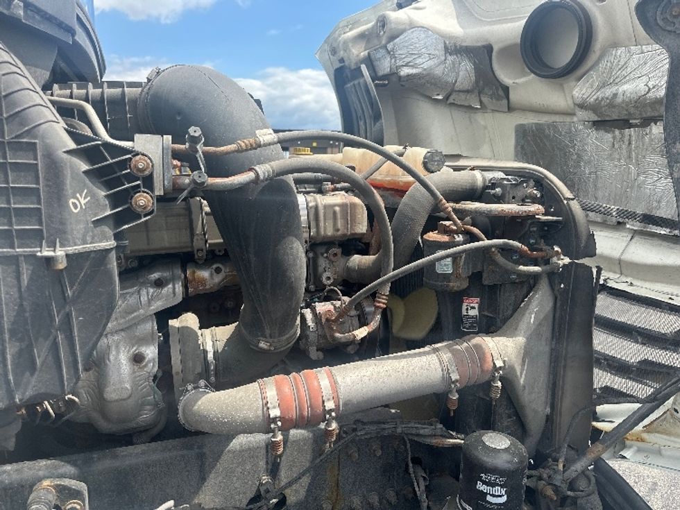 Sleeper Tractor-Heavy Duty Tractors-Freightliner-2020-T12664ST-Montreal-PQ-769,979\n\t\tkm-$ 79,500 - Image 20