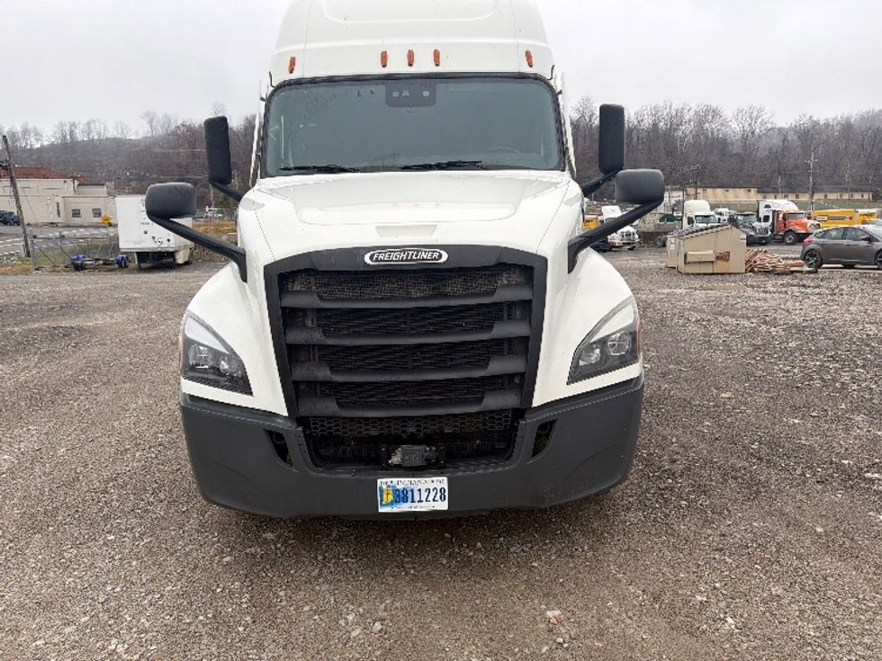 Sleeper Tractor-Heavy Duty Tractors-Freightliner-2020-T12664ST-Morgantown-WV-505,857\n\t\tmiles-$ 59,250 - Image 2