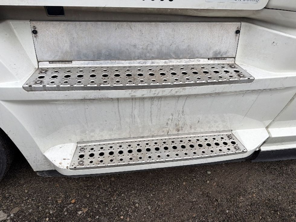 Sleeper Tractor-Heavy Duty Tractors-Freightliner-2020-T12664ST-Morgantown-WV-505,857\n\t\tmiles-$ 59,250 - Image 25