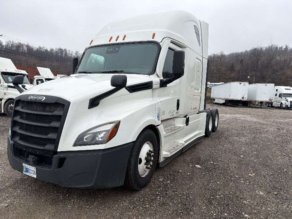 Sleeper Tractor-Heavy Duty Tractors-Freightliner-2020-T12664ST-Morgantown-WV-505,857\n\t\tmiles-$ 59,250 - Image 3