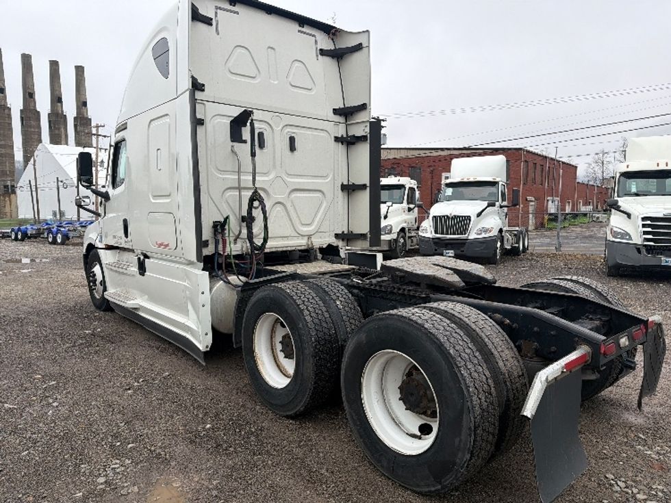 Sleeper Tractor-Heavy Duty Tractors-Freightliner-2020-T12664ST-Morgantown-WV-505,857\n\t\tmiles-$ 59,250 - Image 5