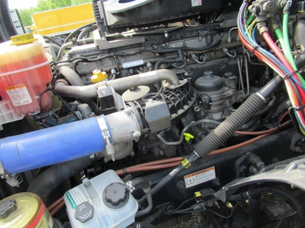 Sleeper Tractor-Heavy Duty Tractors-Freightliner-2020-T12664ST-Morristown-TN-555,381\n\t\tmiles-$ 56,000 - Image 17