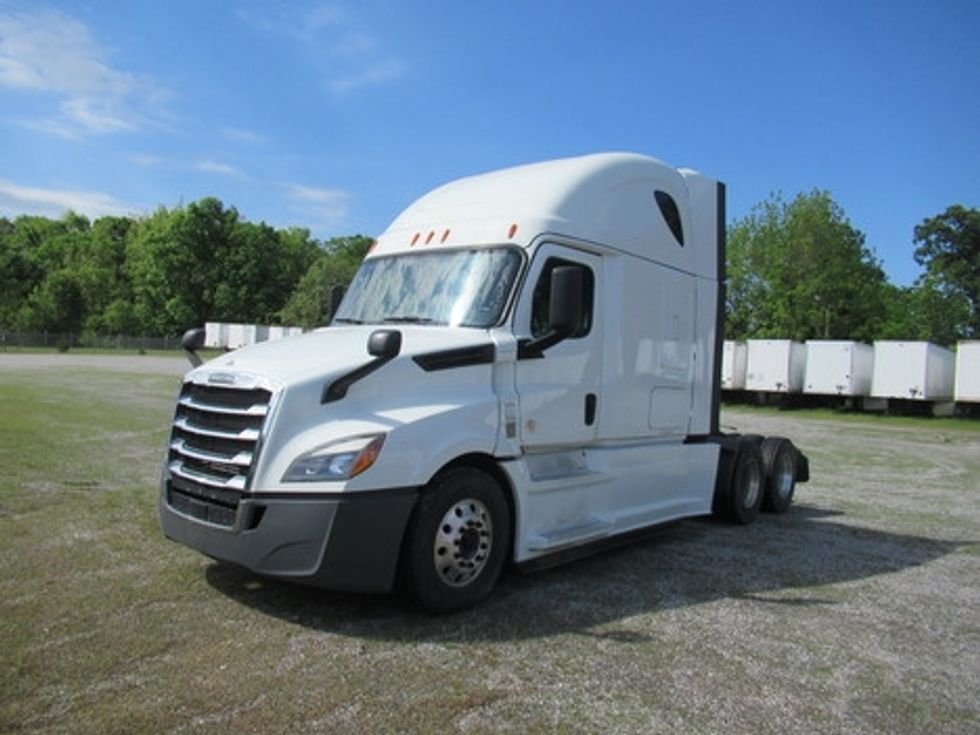 Sleeper Tractor-Heavy Duty Tractors-Freightliner-2020-T12664ST-Morristown-TN-555,381\n\t\tmiles-$ 56,000 - Image 8