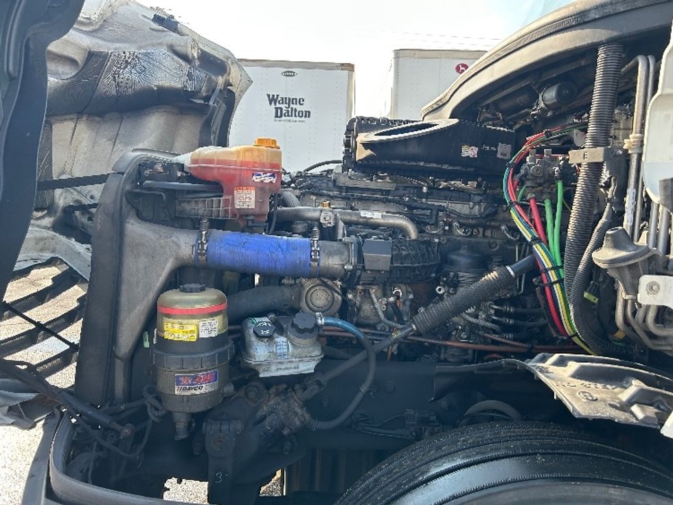 Sleeper Tractor-Heavy Duty Tractors-Freightliner-2020-T12664ST-Mount Hope-OH-565,906\n\t\tmiles-$ 53,500 - Image 21