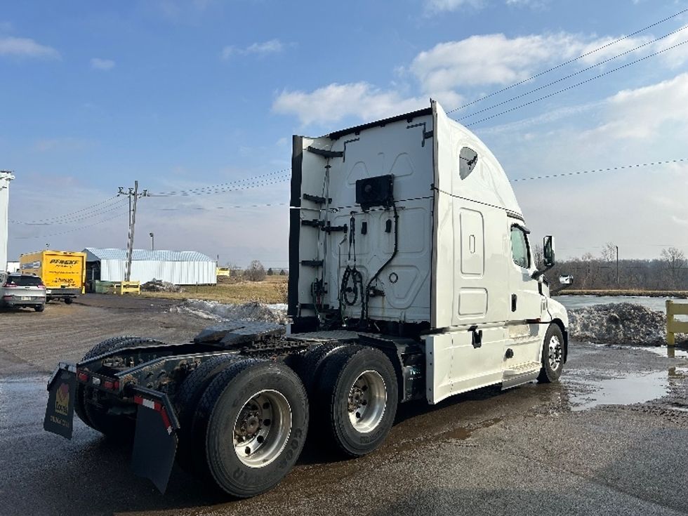 Sleeper Tractor-Heavy Duty Tractors-Freightliner-2020-T12664ST-Mount Hope-OH-565,906\n\t\tmiles-$ 53,500 - Image 7