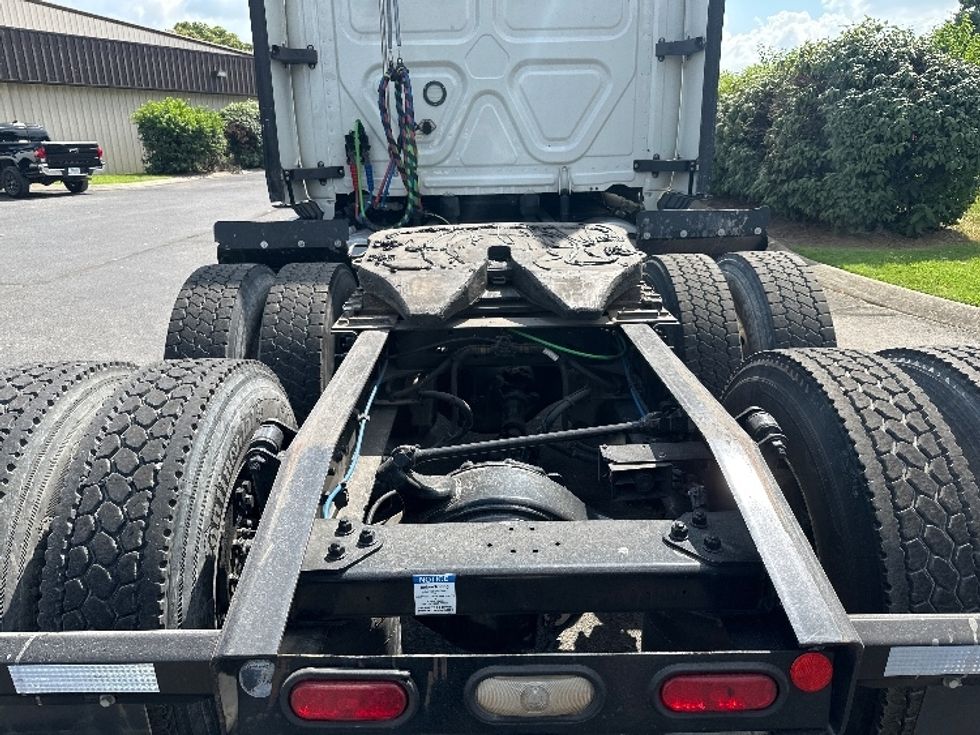 Sleeper Tractor-Heavy Duty Tractors-Freightliner-2020-T12664ST-Nashville (Mount Juliet)-TN-492,005\n\t\tmiles-$ 63,500 - Image 6