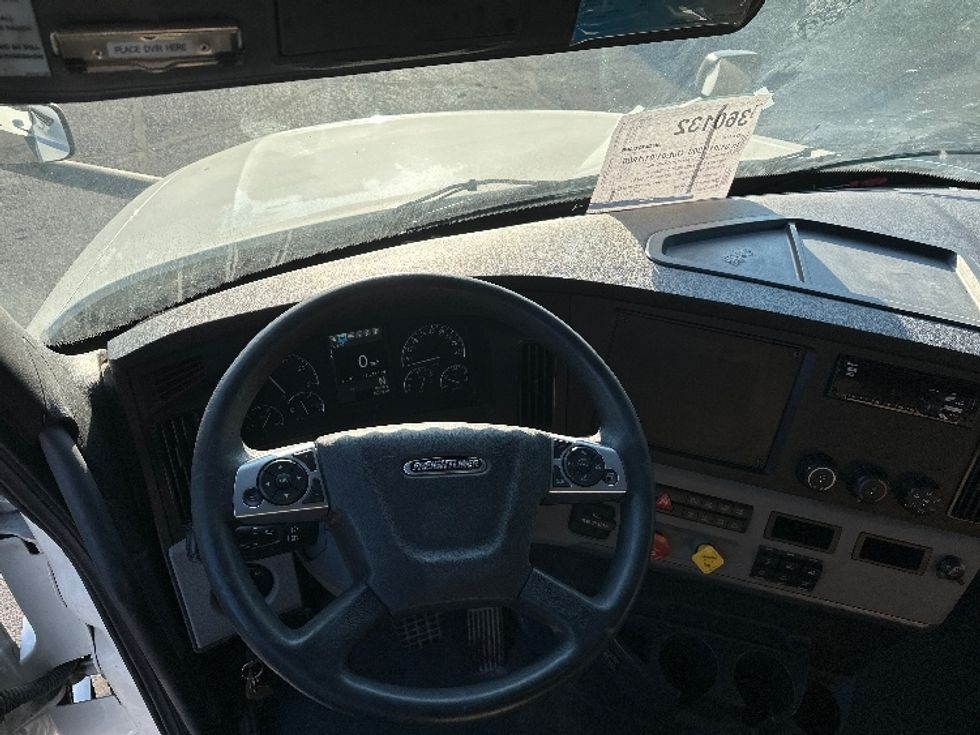 Sleeper Tractor-Heavy Duty Tractors-Freightliner-2020-T12664ST-Nashville (Mount Juliet)-TN-635,441\n\t\tmiles-$ 52,000 - Image 11