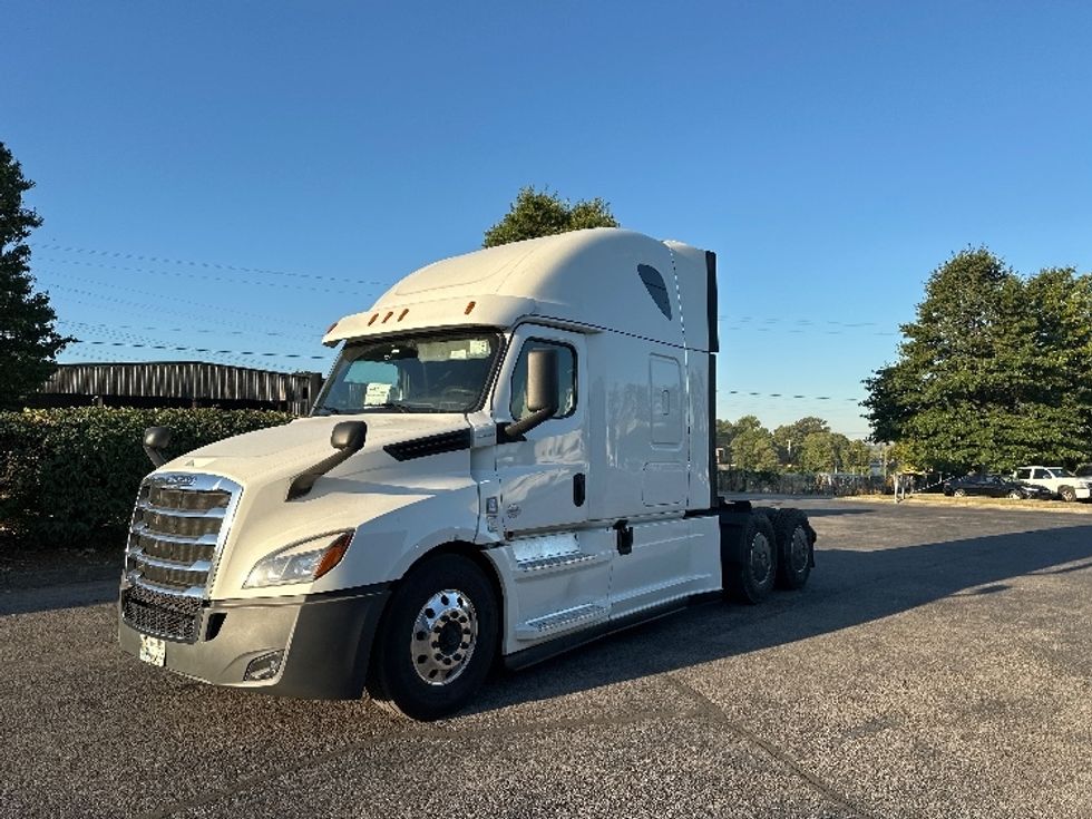 Sleeper Tractor-Heavy Duty Tractors-Freightliner-2020-T12664ST-Nashville (Mount Juliet)-TN-635,441\n\t\tmiles-$ 52,000 - Image 3