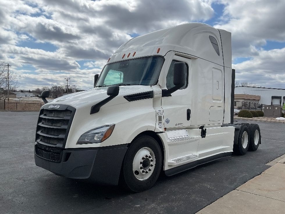 Sleeper Tractor-Heavy Duty Tractors-Freightliner-2020-T12664ST-Neenah-WI-485,456\n\t\tmiles-$ 57,250 - Image 3