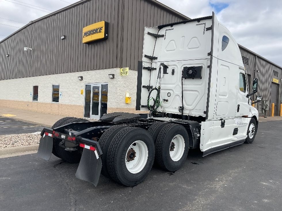 Sleeper Tractor-Heavy Duty Tractors-Freightliner-2020-T12664ST-Neenah-WI-485,456\n\t\tmiles-$ 57,250 - Image 7