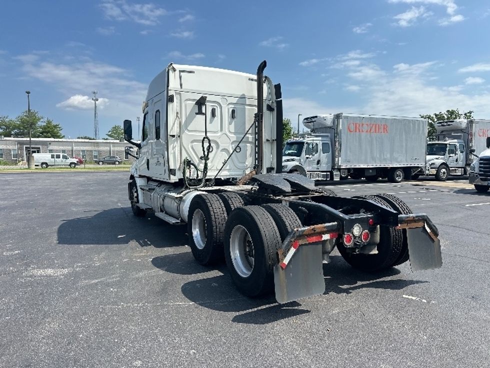 Sleeper Tractor-Heavy Duty Tractors-Freightliner-2020-T12664ST-New Castle-DE-321,532\n\t\tmiles-$ 72,750 - Image 5