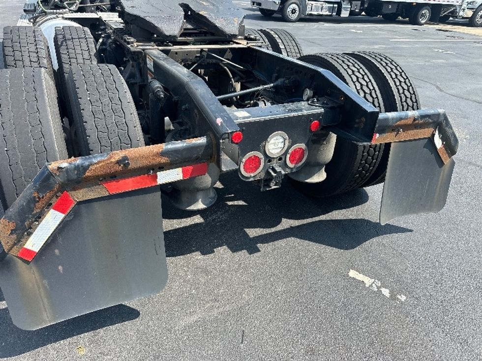 Sleeper Tractor-Heavy Duty Tractors-Freightliner-2020-T12664ST-New Castle-DE-383,103\n\t\tmiles-$ 69,500 - Image 23