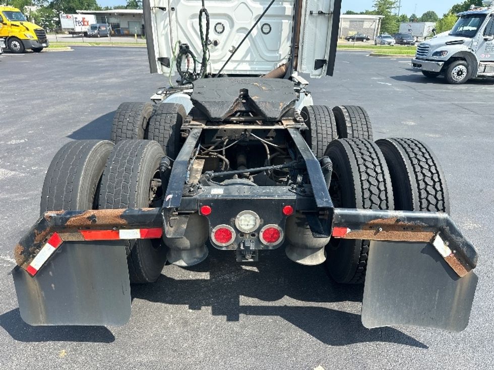 Sleeper Tractor-Heavy Duty Tractors-Freightliner-2020-T12664ST-New Castle-DE-383,103\n\t\tmiles-$ 69,500 - Image 6