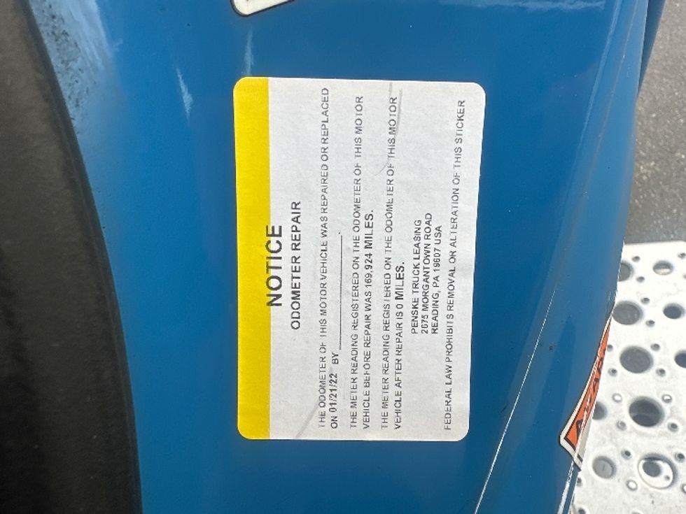 Sleeper Tractor-Heavy Duty Tractors-Freightliner-2020-T12664ST-New Castle-DE-410,135\n\t\tmiles-$ 64,500 - Image 22