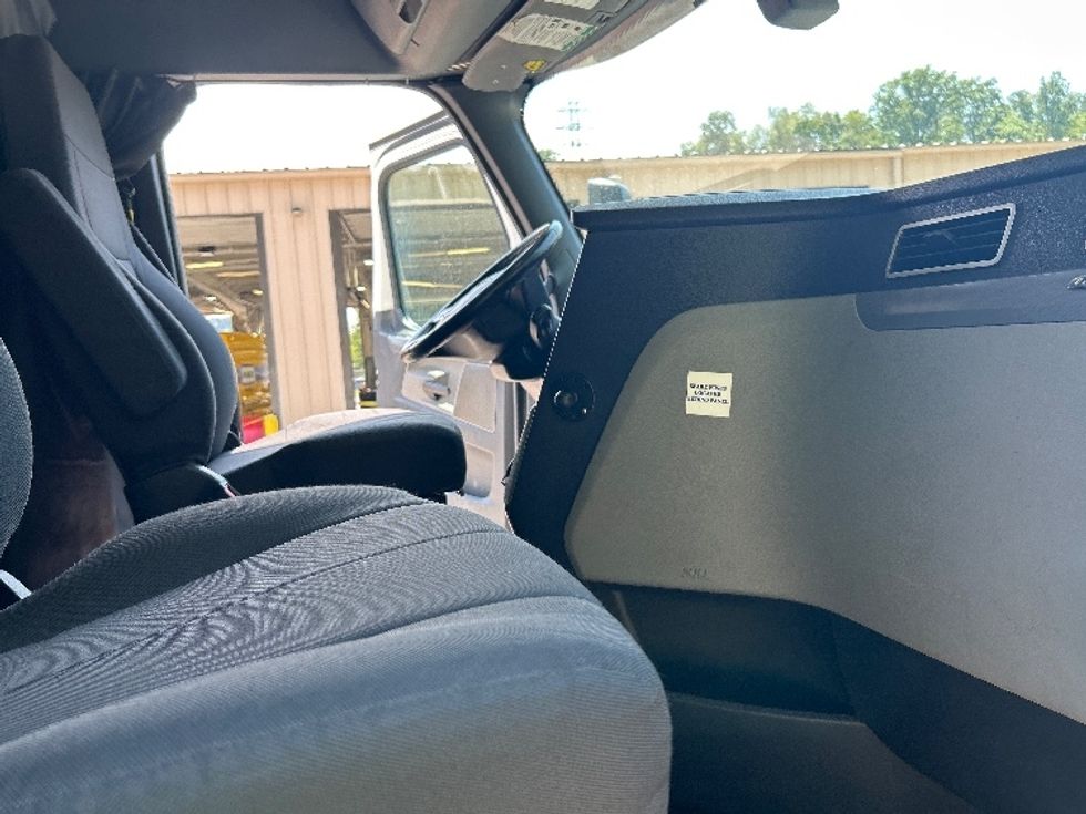 Sleeper Tractor-Heavy Duty Tractors-Freightliner-2020-T12664ST-Newark-OH-208,532\n\t\tmiles-$ 78,500 - Image 14