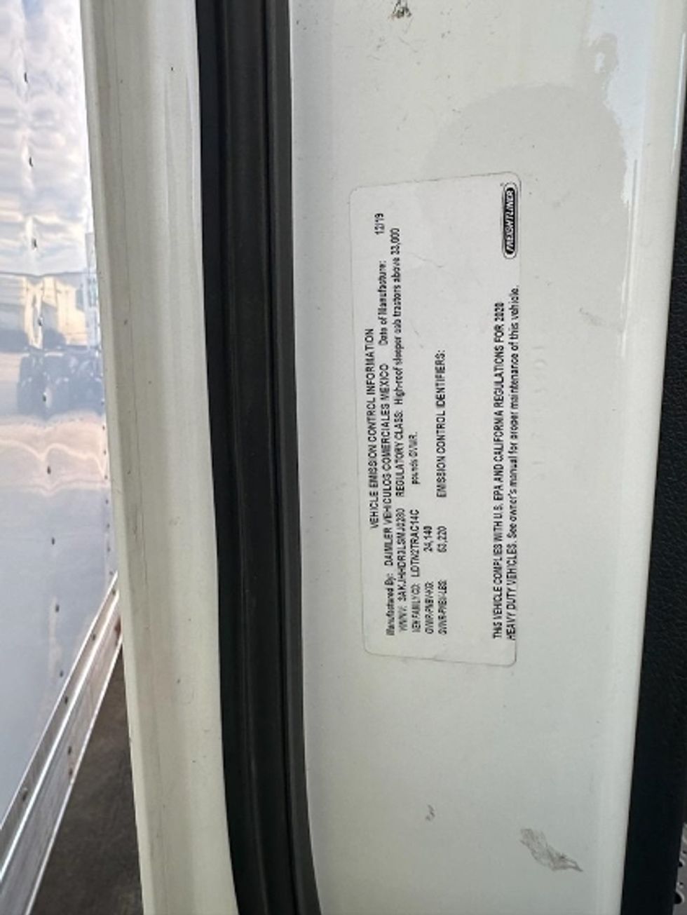 Sleeper Tractor-Heavy Duty Tractors-Freightliner-2020-T12664ST-Newnan-GA-608,473\n\t\tmiles-$ 56,250 - Image 19