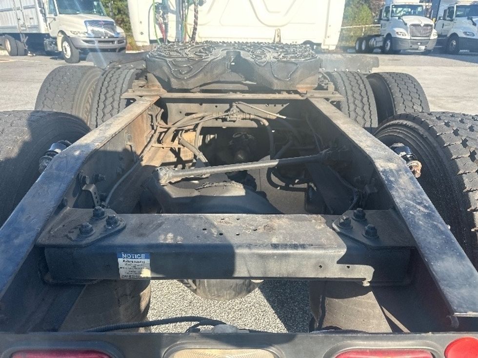 Sleeper Tractor-Heavy Duty Tractors-Freightliner-2020-T12664ST-Norcross-GA-655,867\n\t\tmiles-$ 49,000 - Image 6