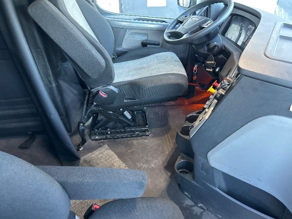 Sleeper Tractor-Heavy Duty Tractors-Freightliner-2020-T12664ST-North Bergen-NJ-285,089\n\t\tmiles-$ 71,250 - Image 15