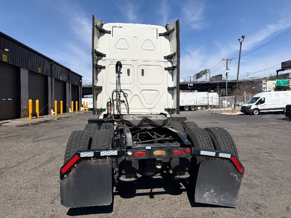 Sleeper Tractor-Heavy Duty Tractors-Freightliner-2020-T12664ST-North Bergen-NJ-484,243\n\t\tmiles-$ 58,000 - Image 23