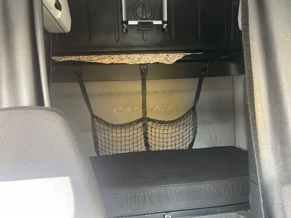 Sleeper Tractor-Heavy Duty Tractors-Freightliner-2020-T12664ST-North Bergen-NJ-491,791\n\t\tmiles-$ 59,500 - Image 16