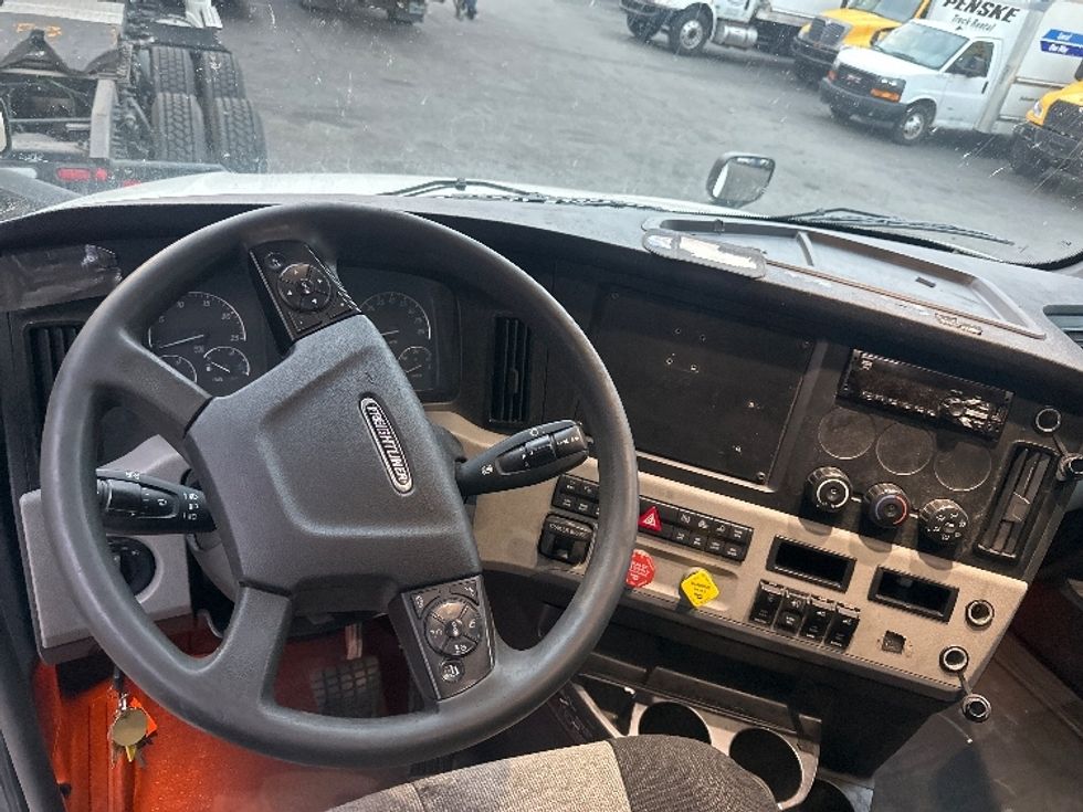 Sleeper Tractor-Heavy Duty Tractors-Freightliner-2020-T12664ST-North Bergen-NJ-533,738\n\t\tmiles-$ 56,750 - Image 11