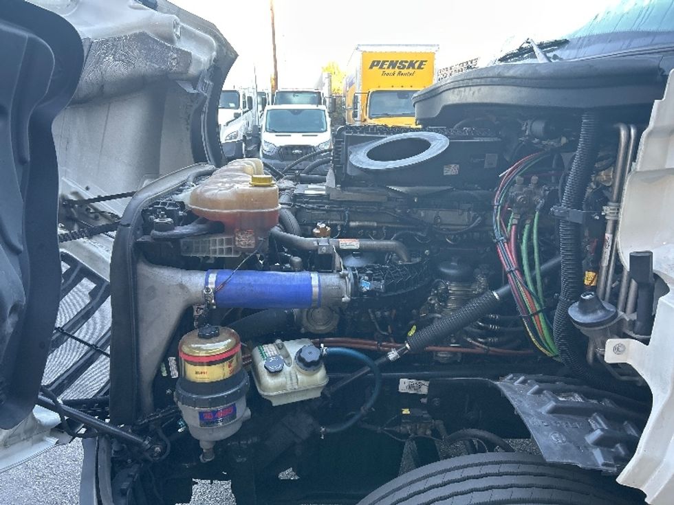 Sleeper Tractor-Heavy Duty Tractors-Freightliner-2020-T12664ST-North Bergen-NJ-537,501\n\t\tmiles-$ 52,500 - Image 21