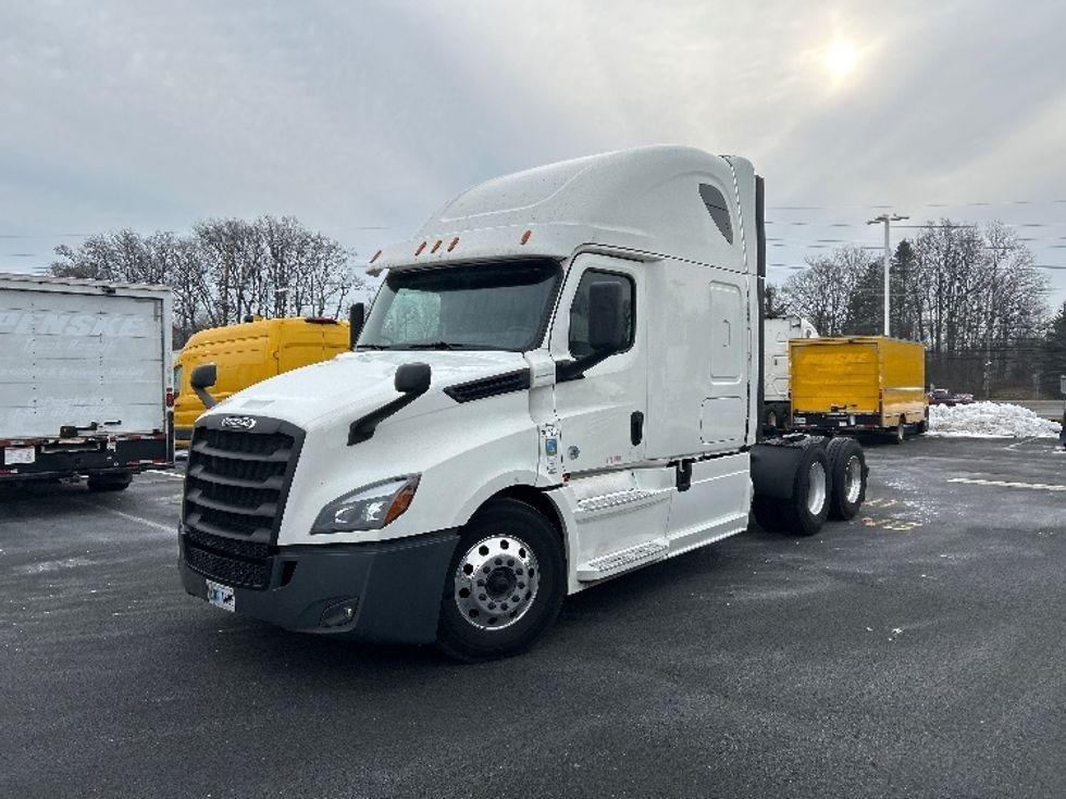 Sleeper Tractor-Heavy Duty Tractors-Freightliner-2020-T12664ST-North Bergen-NJ-537,501\n\t\tmiles-$ 52,500 - Image 3