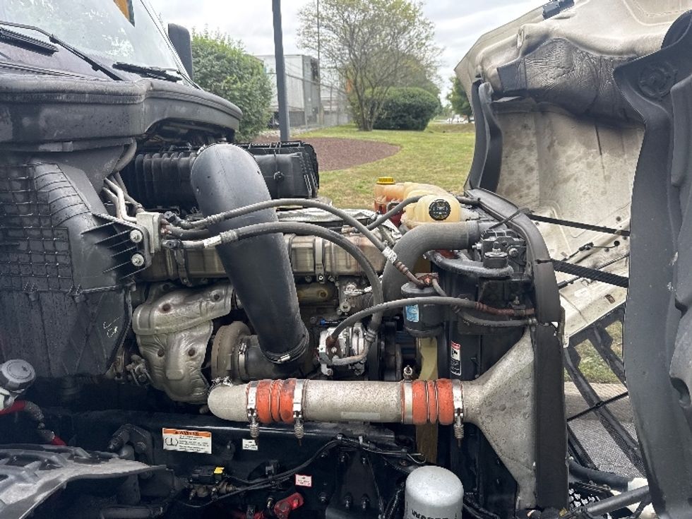 Sleeper Tractor-Heavy Duty Tractors-Freightliner-2020-T12664ST-North Bergen-NJ-553,273\n\t\tmiles-$ 53,250 - Image 20