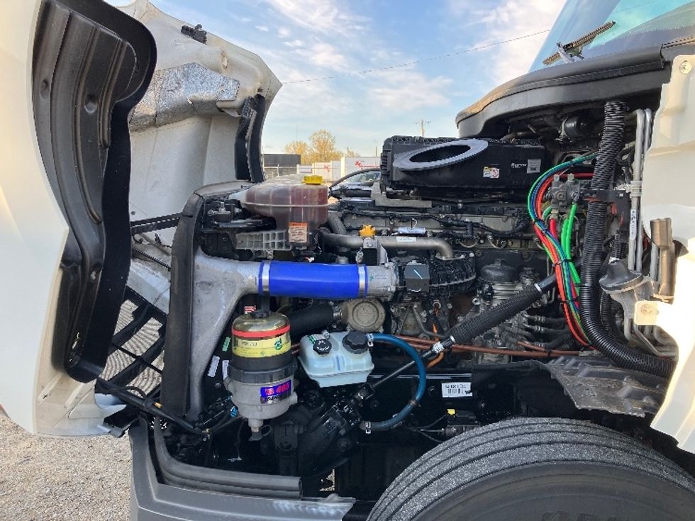 Sleeper Tractor-Heavy Duty Tractors-Freightliner-2020-T12664ST-North Las Vegas-NV-596,832\n\t\tmiles-$ 59,500 - Image 20