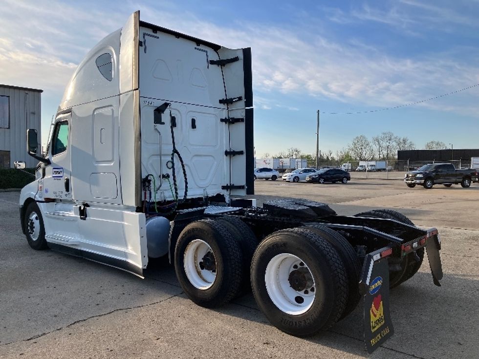 Sleeper Tractor-Heavy Duty Tractors-Freightliner-2020-T12664ST-North Las Vegas-NV-596,832\n\t\tmiles-$ 59,500 - Image 5