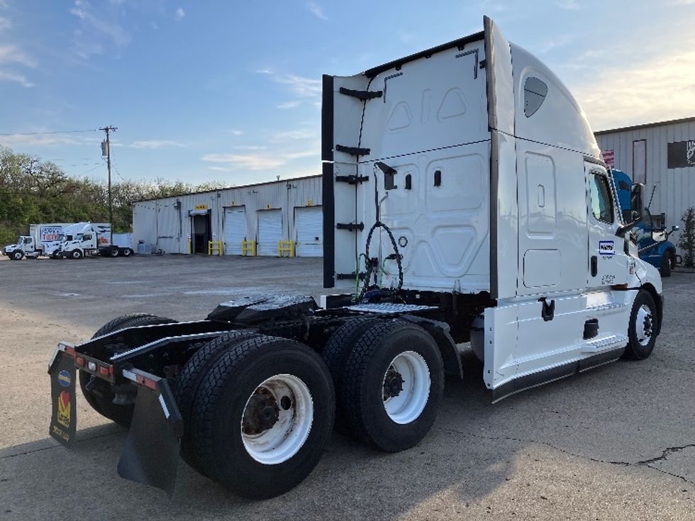 Sleeper Tractor-Heavy Duty Tractors-Freightliner-2020-T12664ST-North Las Vegas-NV-596,832\n\t\tmiles-$ 59,500 - Image 6