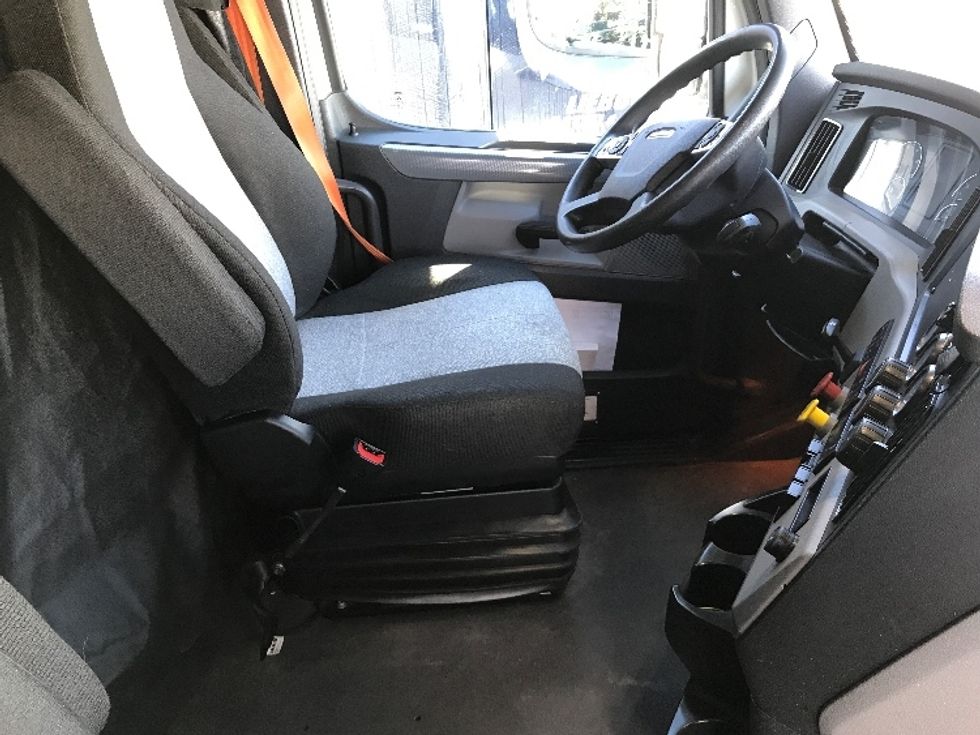 Sleeper Tractor-Heavy Duty Tractors-Freightliner-2020-T12664ST-North Liberty-IA-461,968\n\t\tmiles-$ 61,250 - Image 15