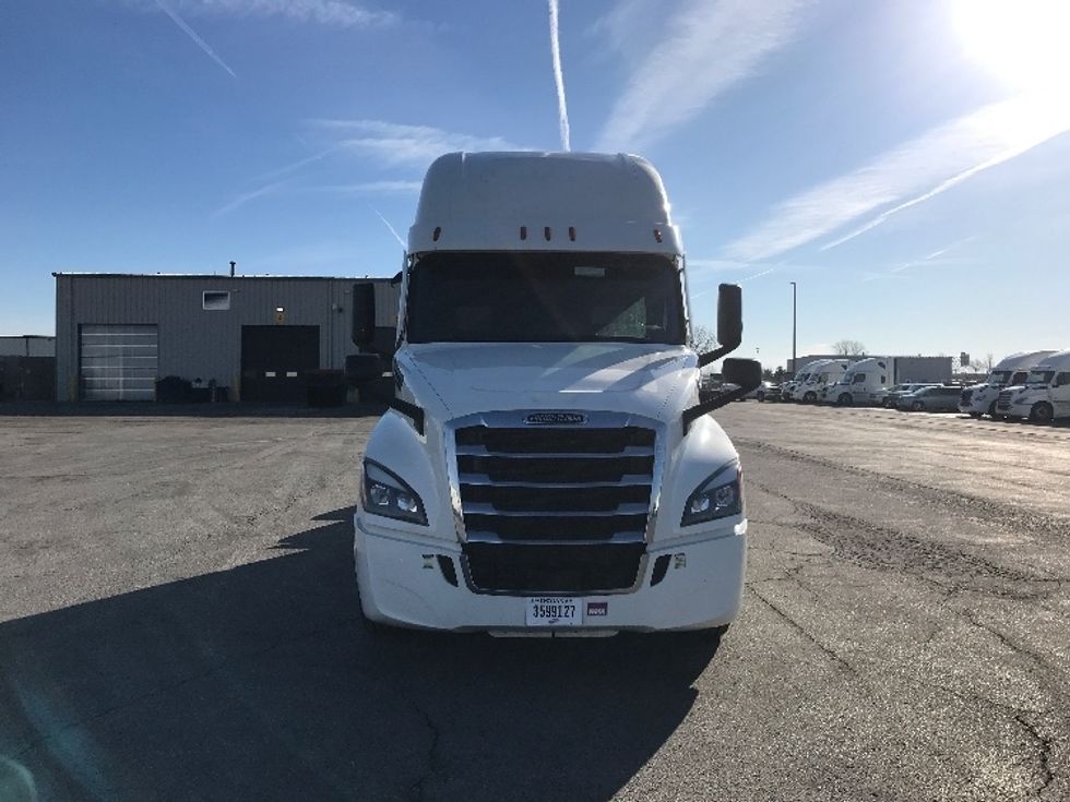 Sleeper Tractor-Heavy Duty Tractors-Freightliner-2020-T12664ST-North Liberty-IA-461,968\n\t\tmiles-$ 61,250 - Image 2