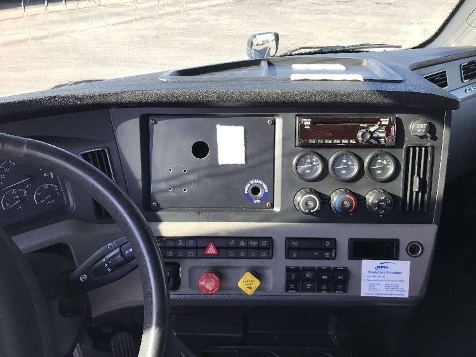 Sleeper Tractor-Heavy Duty Tractors-Freightliner-2020-T12664ST-North Liberty-IA-526,015\n\t\tmiles-$ 57,250 - Image 11