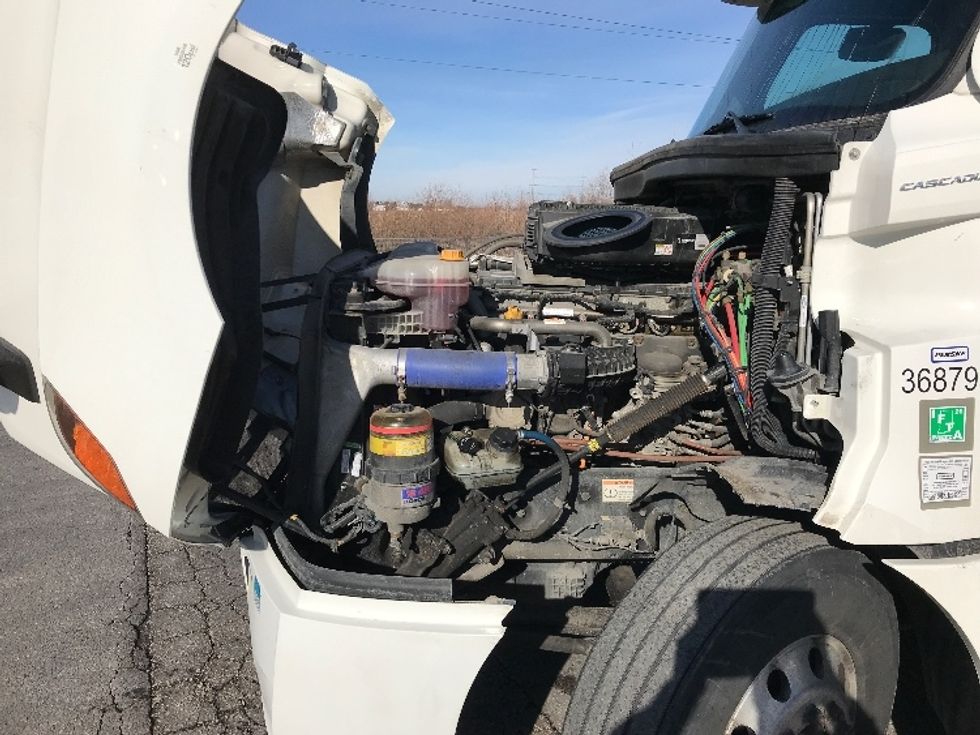 Sleeper Tractor-Heavy Duty Tractors-Freightliner-2020-T12664ST-North Liberty-IA-526,015\n\t\tmiles-$ 57,250 - Image 21