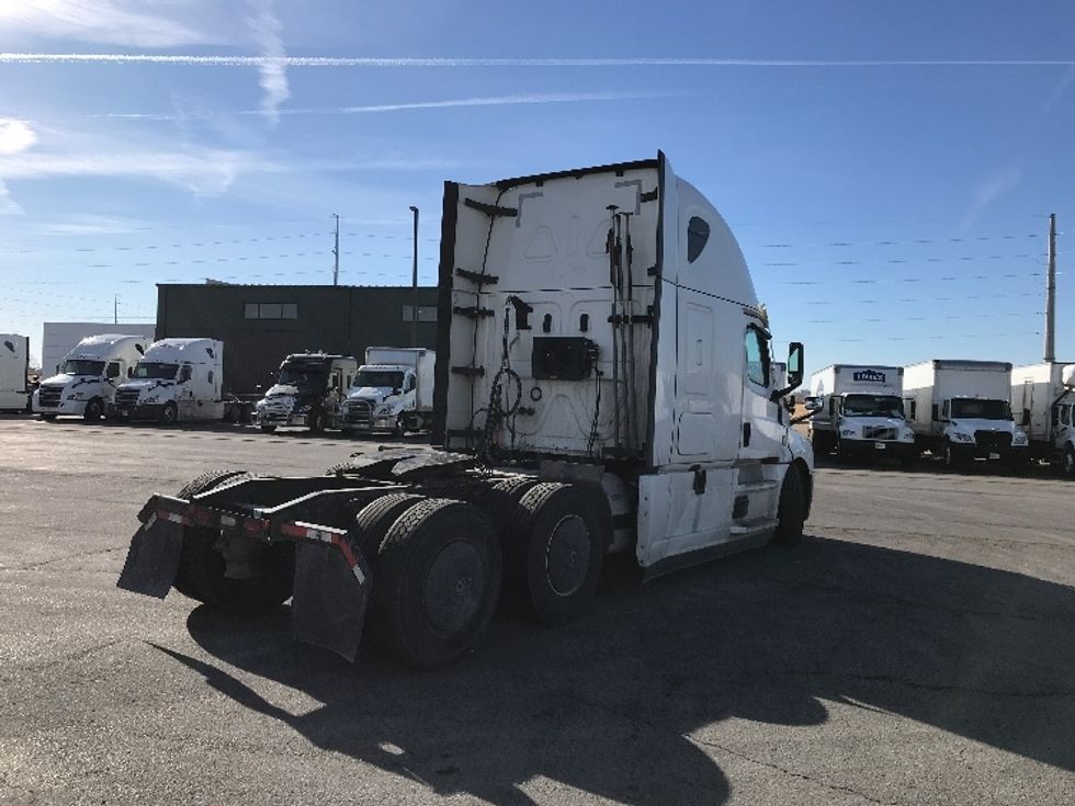 Sleeper Tractor-Heavy Duty Tractors-Freightliner-2020-T12664ST-North Liberty-IA-526,015\n\t\tmiles-$ 57,250 - Image 7