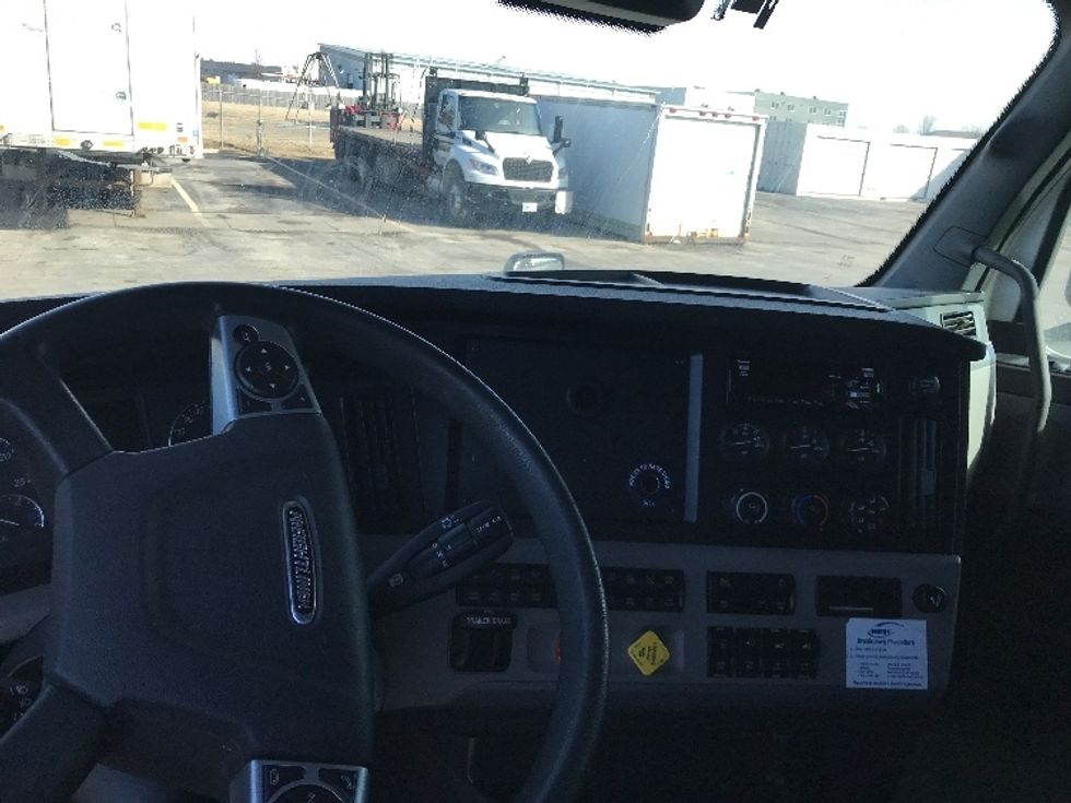 Sleeper Tractor-Heavy Duty Tractors-Freightliner-2020-T12664ST-North Liberty-IA-530,930\n\t\tmiles-$ 56,750 - Image 11