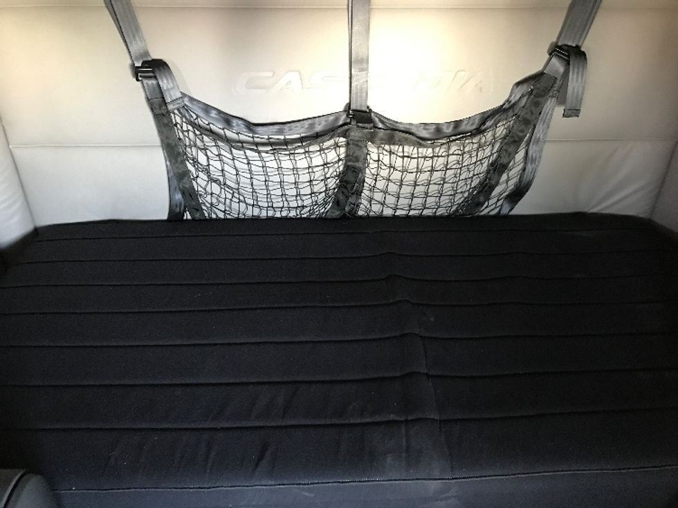 Sleeper Tractor-Heavy Duty Tractors-Freightliner-2020-T12664ST-North Liberty-IA-530,930\n\t\tmiles-$ 56,750 - Image 16