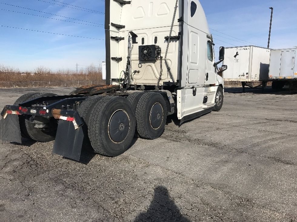 Sleeper Tractor-Heavy Duty Tractors-Freightliner-2020-T12664ST-North Liberty-IA-530,930\n\t\tmiles-$ 56,750 - Image 7