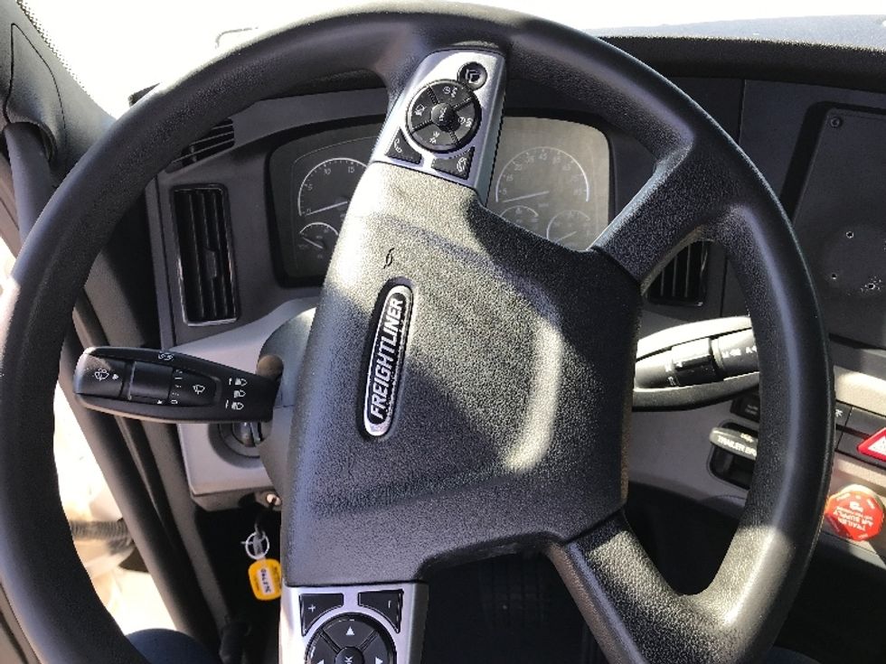 Sleeper Tractor-Heavy Duty Tractors-Freightliner-2020-T12664ST-North Liberty-IA-595,593\n\t\tmiles-$ 52,500 - Image 11