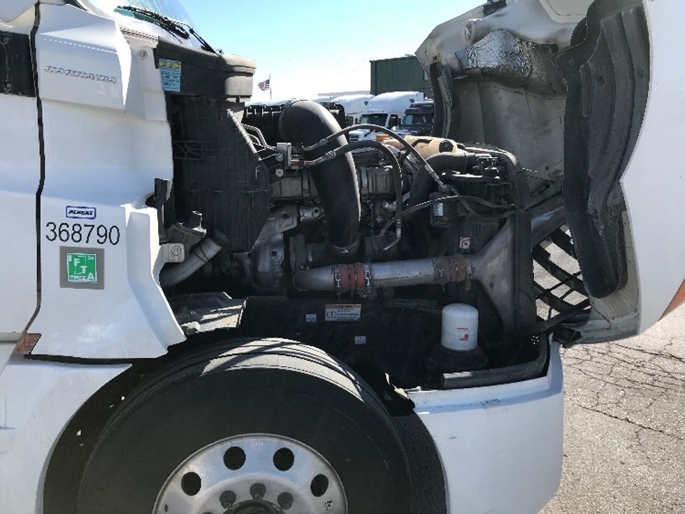 Sleeper Tractor-Heavy Duty Tractors-Freightliner-2020-T12664ST-North Liberty-IA-595,593\n\t\tmiles-$ 52,500 - Image 20