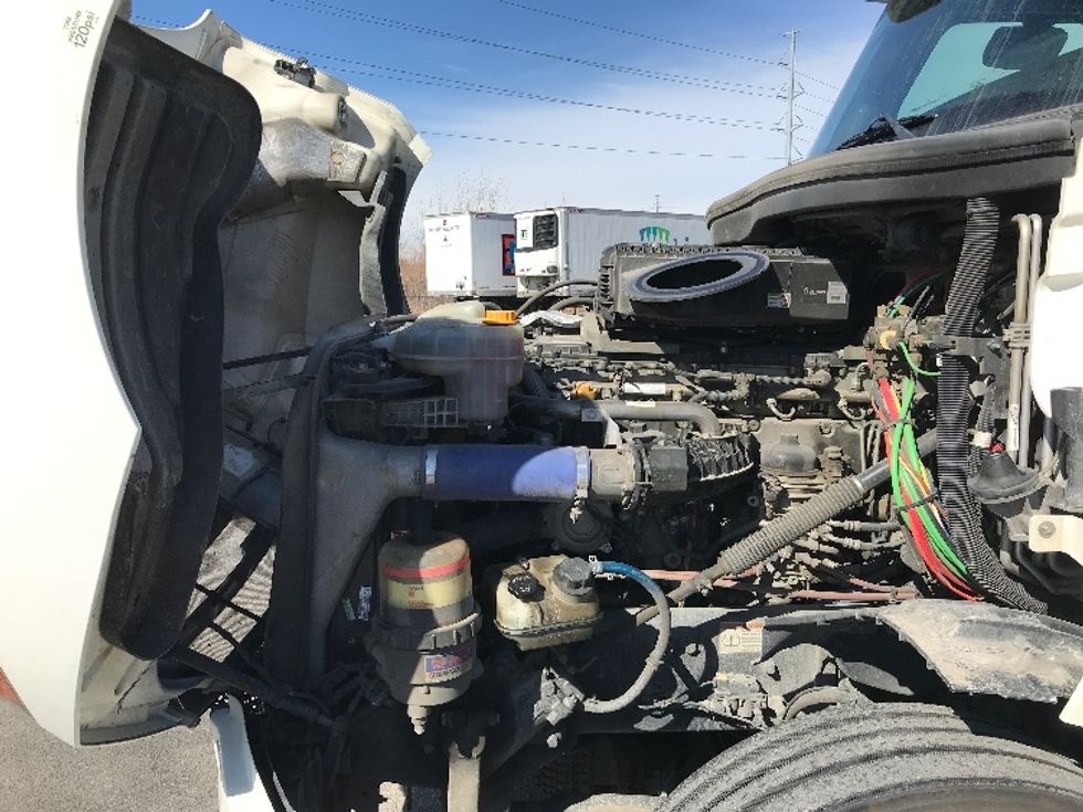 Sleeper Tractor-Heavy Duty Tractors-Freightliner-2020-T12664ST-North Liberty-IA-595,593\n\t\tmiles-$ 52,500 - Image 21