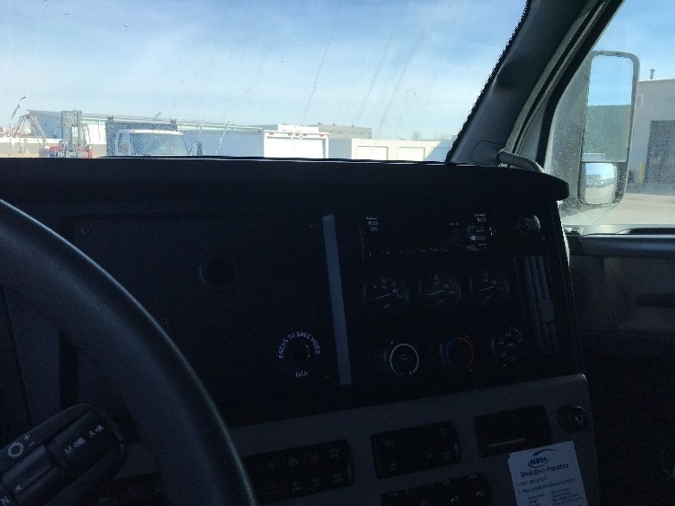 Sleeper Tractor-Heavy Duty Tractors-Freightliner-2020-T12664ST-North Liberty-IA-599,668\n\t\tmiles-$ 52,250 - Image 12