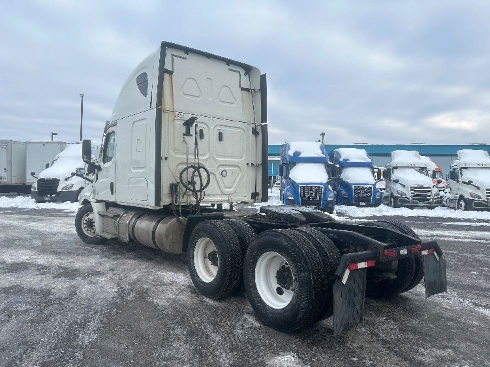 Sleeper Tractor-Heavy Duty Tractors-Freightliner-2020-T12664ST-Obetz-OH-436,833\n\t\tmiles-$ 59,250 - Image 5