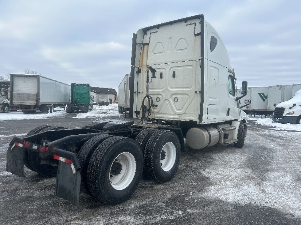 Sleeper Tractor-Heavy Duty Tractors-Freightliner-2020-T12664ST-Obetz-OH-436,833\n\t\tmiles-$ 59,250 - Image 7