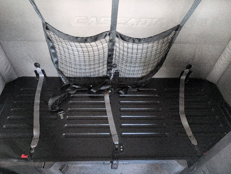 Sleeper Tractor-Heavy Duty Tractors-Freightliner-2020-T12664ST-Ocala-FL-510,453\n\t\tmiles-$ 61,750 - Image 17