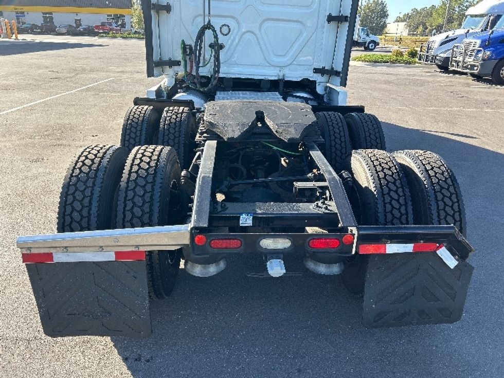 Sleeper Tractor-Heavy Duty Tractors-Freightliner-2020-T12664ST-Ocala-FL-532,176\n\t\tmiles-$ 58,750 - Image 6