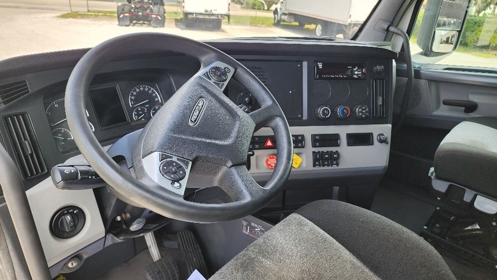 Sleeper Tractor-Heavy Duty Tractors-Freightliner-2020-T12664ST-Ocala-FL-629,801\n\t\tmiles-$ 53,250 - Image 10