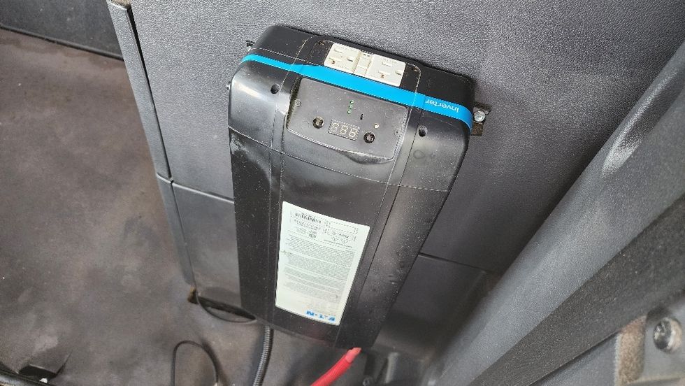 Sleeper Tractor-Heavy Duty Tractors-Freightliner-2020-T12664ST-Ocala-FL-629,801\n\t\tmiles-$ 53,250 - Image 22